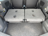 普段のお買い物や通勤、送迎等に十分な荷室スペースを確保しております。セカンドシートを倒すと、大きな荷物の積載も可能です♪