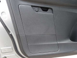 【助手席ドアポケット】車検証収納ボックスとしてお使いいただけます。