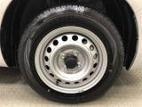 14インチスチールホイール(155/80R14)装着です。