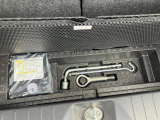 万が一のパンク時には応急用パンク修理キット装備、スペアタイヤはありません。