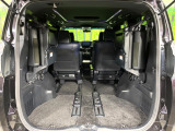 【パワーバックドア】スマートキーや運転席のボタンを押すだけでリアゲートが自動で開閉します!荷物を持っている時や、高い位置にあるバックドアを閉める際に便利な機能です♪