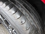 【タイヤの溝は御覧のとおりです】タイヤ代も金額が上がっておりますので、しっかりご確認ください!お気軽にお問い合わせくださいませ。