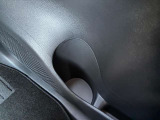 運転席、助手席のドアにもドリンクホルダーがございます(^O^)