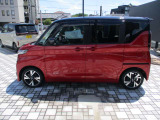 車両左側面です