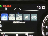 【レーンディパーチャーアラート】道路上の白線(黄線)をカメラで認識し、ドライバーがウインカー操作を行わずに車線を逸脱する可能性がある場合、ブザーとディスプレイで注意喚起サポート。