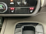 運転席/助手席シートヒーターで寒い日もすぐに温かくなり快適に過ごせます。2段階の温度調整が可能です