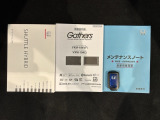 スマートキーは鍵をバッグに入れたままでもドアロックの開閉やエンジンのON・OFFができます。夜間や雨の日も鍵を探さなくて良いので便利です。