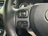 ステアリングスイッチ装備!運転しながら手元でオーディオの操作などができます。