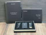 スマートキー2本、カードキー1本と保証書も付けてお納車させて頂いております。