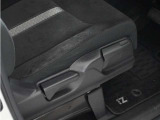 ◆シートハイトアジャスター◆運転席を上下に高さ調節ができます!運転ポジションを体格に合わせてシート調整できます。