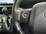 ステアリングスイッチ装備!運転しながら手元でオーディオの操作などができます。