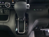 発進時から滑らかに加速する無段階変速のCVTはストップ&ゴーの多い街の中も快適です
