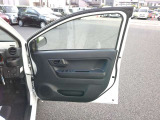 運転席のドア内部でございます。