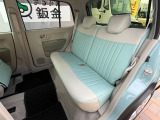 2列目シートです。目立つ染みや汚れもなく、チャイルドシートを使用したへこみや傷などもございません。