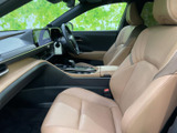 ドライバー視点からの眺めは良好。操作性にも優れた設計で、運転に集中できます。