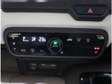 年中快適フルオートエアコンです。 運転席にはシートヒーターもあり♪