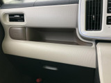 スムーズな操作感で、安全な車線変更をサポートします。視認性の高いデザインで、夜間走行時でも安心してご利用いただけます。