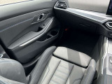 国道1号線に沿い横浜市営地下鉄「三ッ沢上町駅」から徒歩約10分。 BMW Premium Selection 横浜三ッ沢店 / 〒240-0062神奈川県横浜市保土ヶ谷区岡沢町322-3 / TEL:045-612-8488
