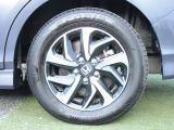 純正のアルミホイールが足元を飾ります!タイヤサイズは205/60R16になります。