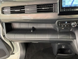豊富に在庫を取り揃えています。 軽自動車からミニバン、セダン、SUV、話題のハイブリッド車などなど続々入荷中です!