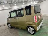 カーキ&times;白の珍しい1台です♪