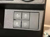 スマートアシストOFFスイッチ・VSC/TRCOFFスイッチ・コーナーセンサーブザースイッチ・eco IDLE OFFスイッチが付いています。