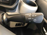 ☆オートライト機能☆車外の明るさに応じて自動的でヘッドランプを点灯および消灯します。夕暮れ時やトンネルなどで便利です!