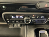 オートエアコンで、毎日のドライブを快適に。温度、風量を自動で調整し、理想的な車内環境を提供します。