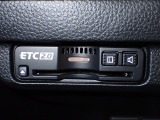デザインスッキリのビルトイン『ETC』!高速道路の特典はもちろん、キャッシュレスなので料金所では徐行するだけで通過可能です!