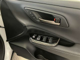 運転席パワーウィンドウスイッチです。