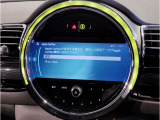 AppleCarPlayに接続可能でございます。