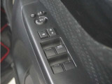 ◆パワーウィンドウスイッチ◆運転席から全席の窓の開閉操作を行うことが出来いつでも換気ができます!
