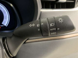 車外の明るさによって自動で点灯・消灯するオートライト