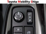 駐車時に便利なスマ-トキ-連動オ-ト格納式ドアミラーを装備しています。施錠すると自動的にドアミラーを格納する便利な機能です!