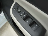 ◆パワーウィンドウスイッチ◆運転席から全席の窓の開閉操作を行うことが出来いつでも換気ができます!
