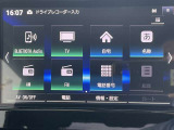 見やすい純正ナビ、操作もスムーズです。TVも高画質、音楽も高音質で楽しめます。楽しいドライブを!