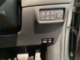 安全装備のスイッチは運転席右側に集約されています!