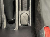 ※12V/120Wアクセサリーソケット装備。