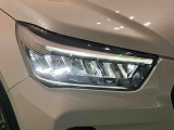 フルLEDヘッドライト光度も高く高寿命!(クリアランスランプ/オートレベリング機能付き)・LEDシーケンシャルターンランプ