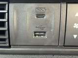 【助手席】充電用のタイプCと機器接続用のUSBジャックがございます!