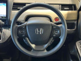 運転している間、長く触れているものだから手になじむハンドルがいいですよね。本革巻のステアリングは乗れば乗るほど手になじんでいきます。