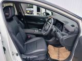 運転席側から観たフロントシートのイメージです。