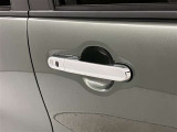 ご購入して頂いた車両は、ご納車前に、しっかり点検・整備してからの、ご納車になります。点検箇所は、エンジンオイル交換・ワイパーゴム・ブレーキ点検・調整・その他を確認の上、ご納車いたします。