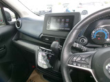 操作しやすい運転席廻り!操作パネルも使いやすい!!ドライブが楽しくなりますっ