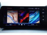 クルマの頭脳ともいえる、管理システム、iDrive。ナビだけではなく、オーディオ操作や車両情報の表示などをコントロールできます。便利さと安全性の向上にも繋がっています。