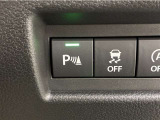【パーキングセンサー】バンパーに装着された超音波センサーにより、車両前方、後方の障害物への接近をお知らせします!
