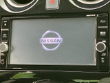 走行中の目的地設定や音楽再生など、様々な操作が可能です。スムーズなカーナビゲーションで、快適なドライブをサポートします。