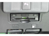 今の時代ETCが付いていない車の方が少数派になりましたね。何も考えずゲートを通過するだけです。