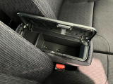 品質へのこだわり!フロアマットやシートなど車内をキレイに清掃し、ニオイや汚れなどを徹底的にクリーニングしてもらっております。室内はピカピカです☆