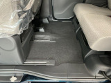 足元は広々♪しっかり内装ルームクリーニングを実施しています。車に自信があるからこそ、是非一度ご来店頂き見てもらえると幸いです。